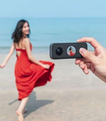 Insta360 One X2 - 5.7K Camera 360° avec stabilisation, étanche, écran tactile 7